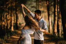 20+ Interesting Things to Discuss With Your Boyfriend